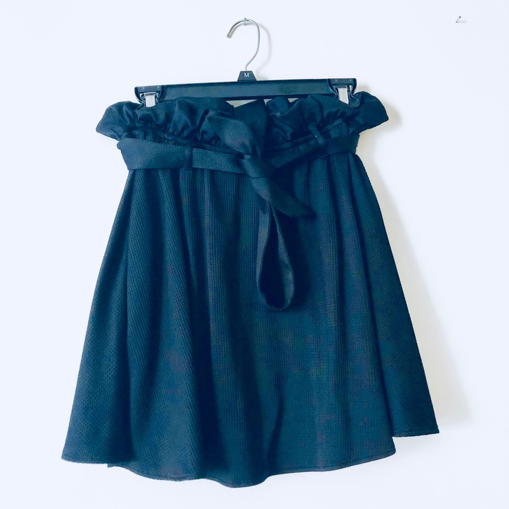 H&M Women’s Black Flare Pleated Skirt